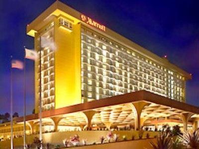 Angeles Airport Marriott Hotel 4*
